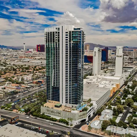 Stripviewsuites Two-Bedroom Con-Joined Exclusive Condo